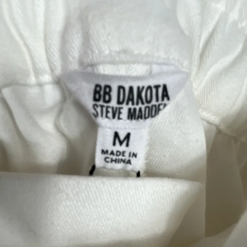 Steve Madden BB Dakota Women's Belted White Shorts Size Medium‎